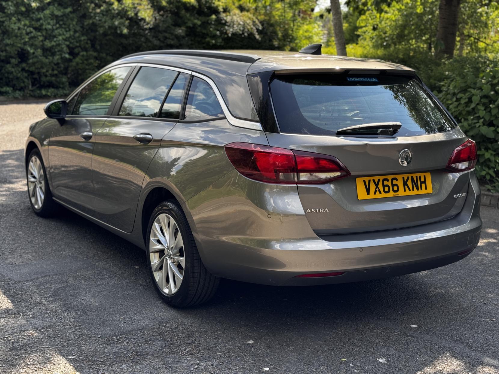 Vauxhall Astra 1.6 CDTi ecoFLEX Tech Line Sports Tourer 5dr Diesel Manual Euro 6 (s/s) (110 ps)