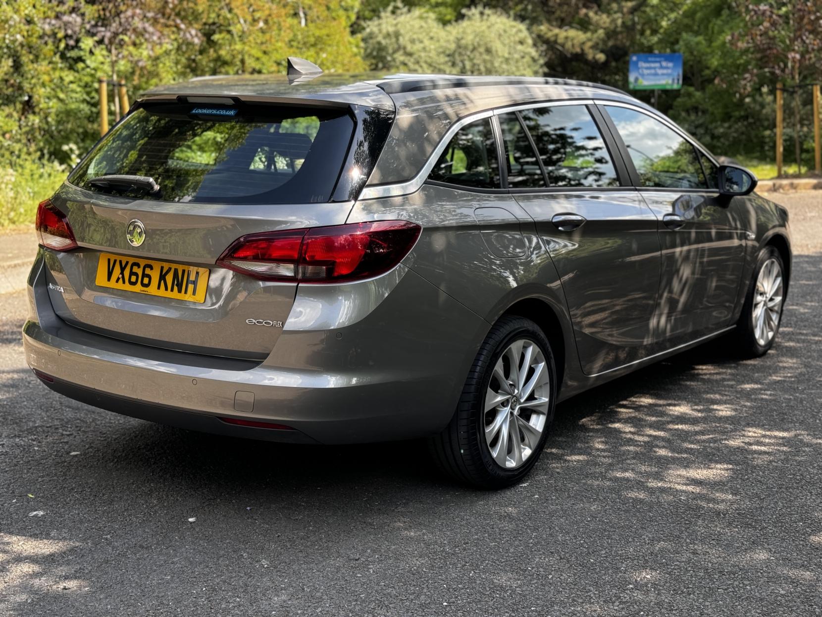 Vauxhall Astra 1.6 CDTi ecoFLEX Tech Line Sports Tourer 5dr Diesel Manual Euro 6 (s/s) (110 ps)