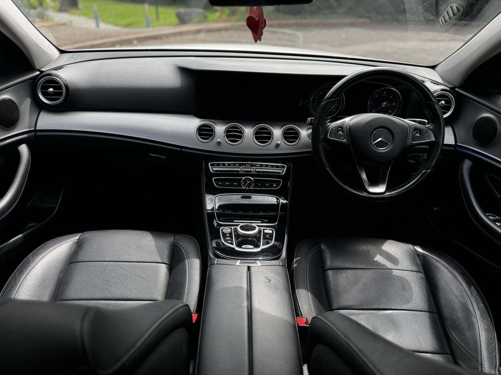Mercedes-Benz E Class 2.0 E220d SE Saloon 4dr Diesel G-Tronic+ Euro 6 (s/s) (194 ps)