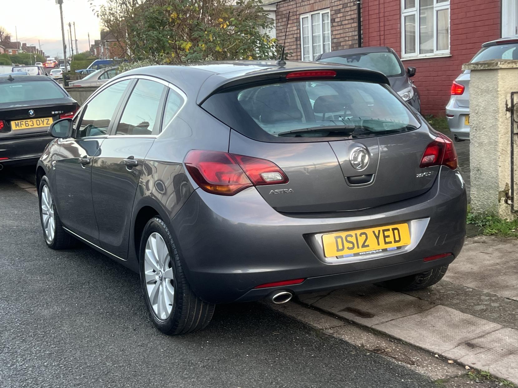 Vauxhall Astra 2.0 CDTi ecoFLEX Elite Hatchback 5dr Diesel Manual Euro 5 (s/s) (165 ps)