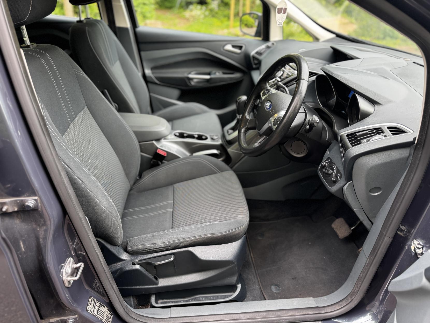 Ford C-Max 2.0 TDCi Titanium MPV 5dr Diesel Powershift Euro 5 (140 ps)