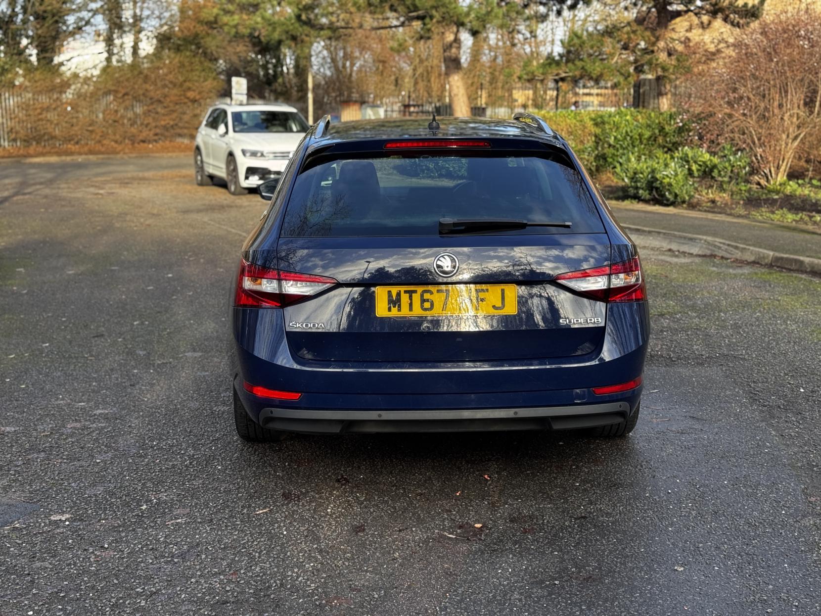 Skoda Superb 2.0 TDI SE Technology Estate 5dr Diesel Manual Euro 6 (s/s) (150 ps)