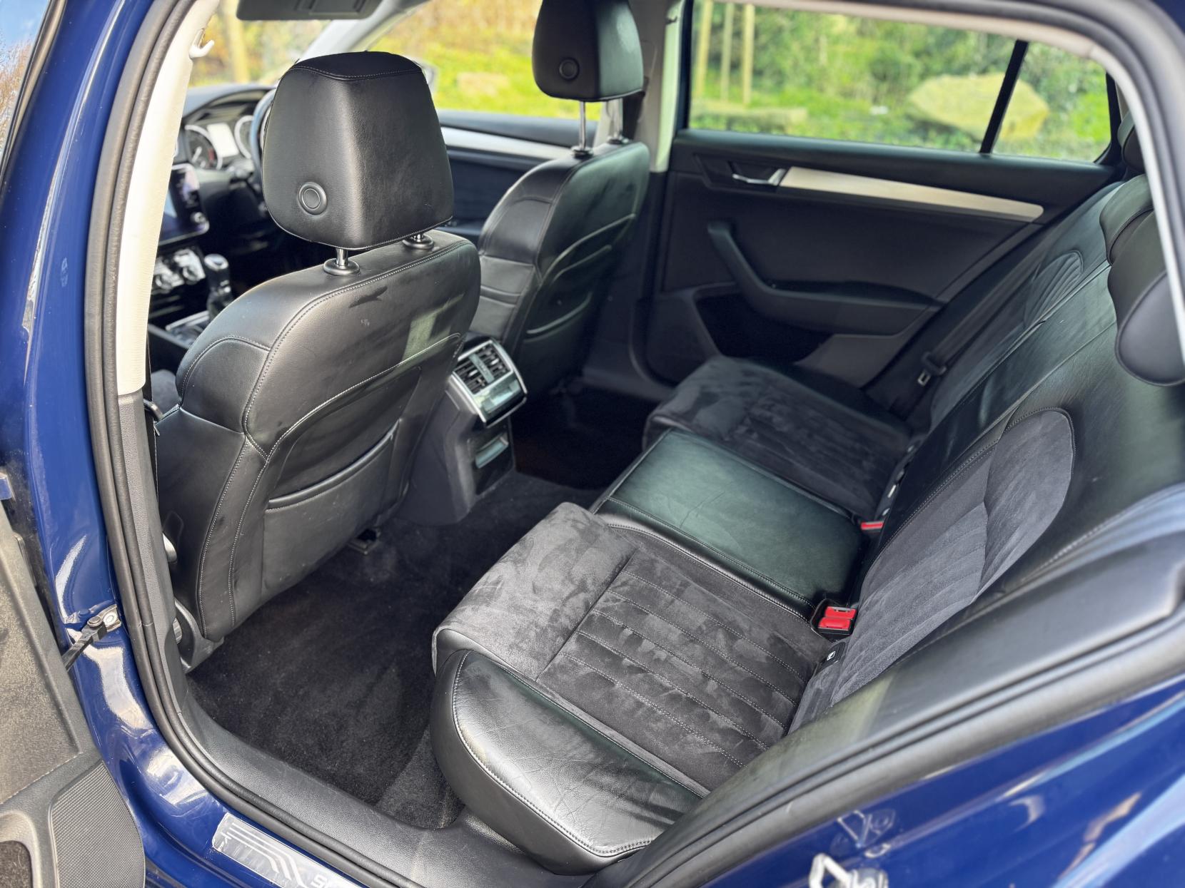 Skoda Superb 2.0 TDI SE Technology Estate 5dr Diesel Manual Euro 6 (s/s) (150 ps)