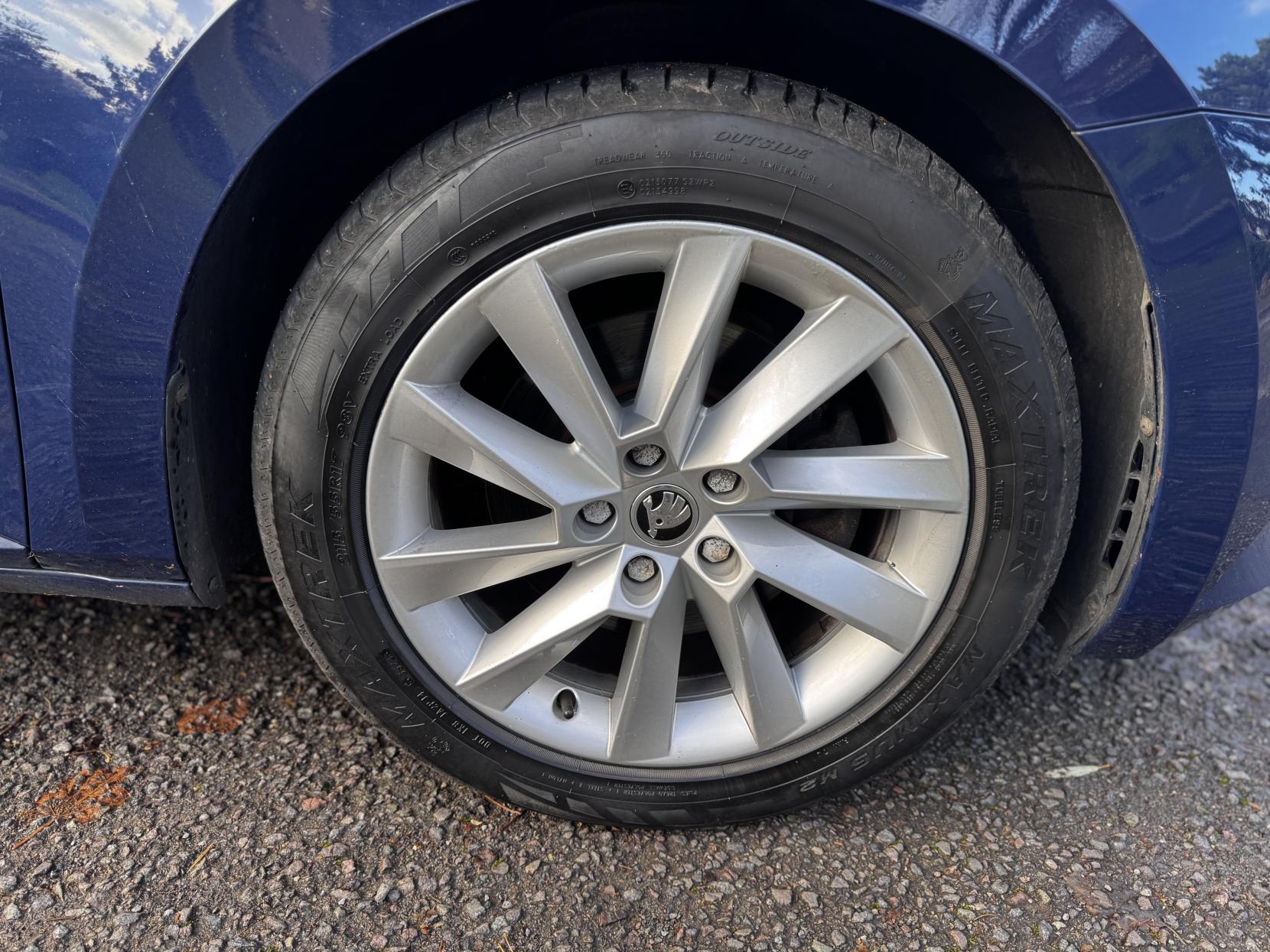 Skoda Superb 2.0 TDI SE Technology Estate 5dr Diesel Manual Euro 6 (s/s) (150 ps)