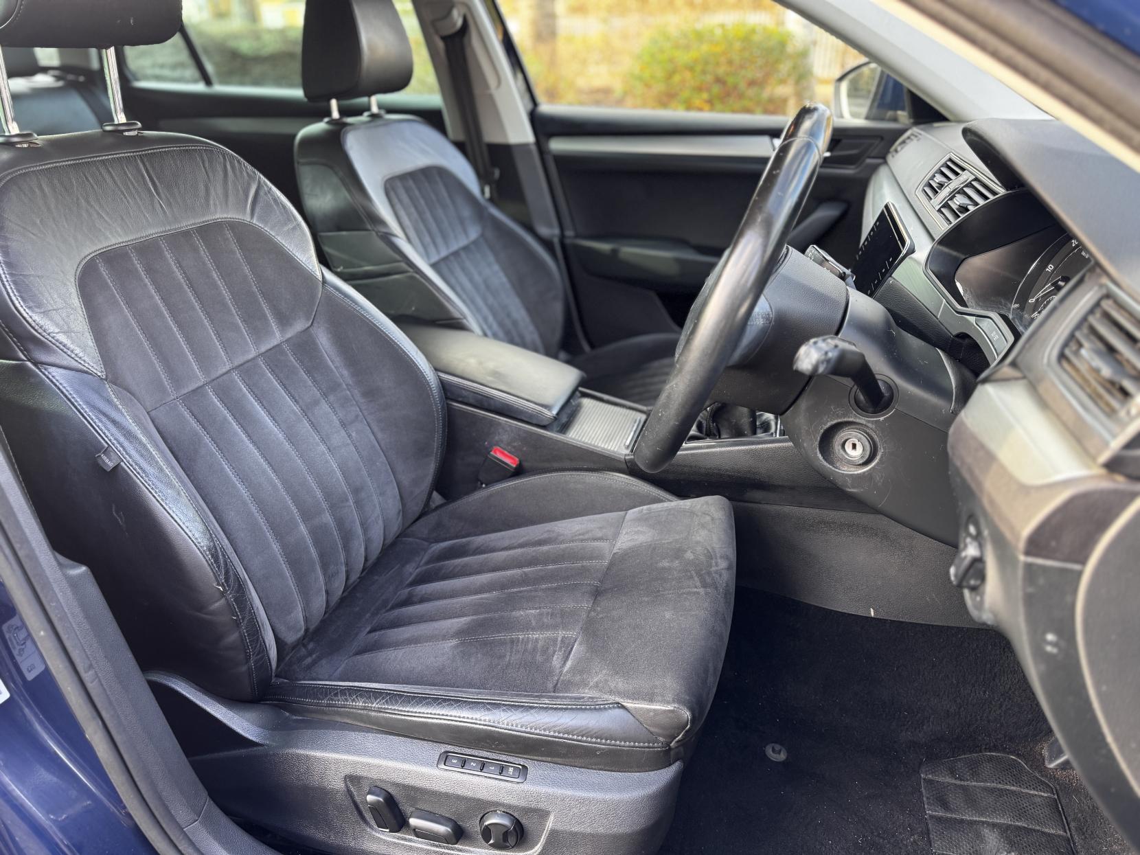 Skoda Superb 2.0 TDI SE Technology Estate 5dr Diesel Manual Euro 6 (s/s) (150 ps)