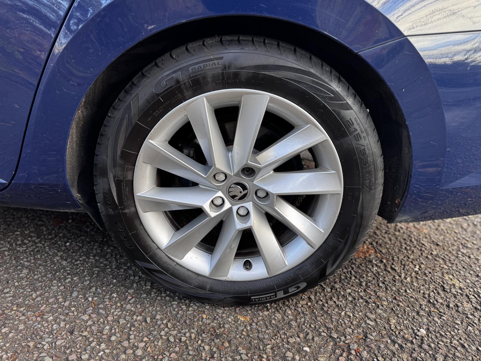 Skoda Superb 2.0 TDI SE Technology Estate 5dr Diesel Manual Euro 6 (s/s) (150 ps)