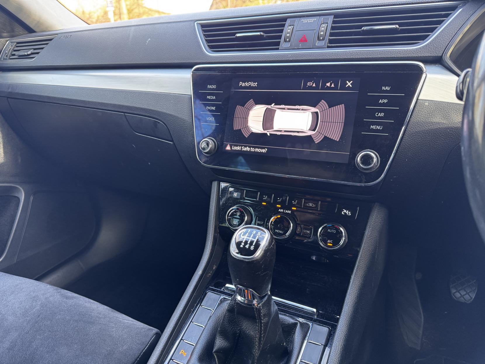 Skoda Superb 2.0 TDI SE Technology Estate 5dr Diesel Manual Euro 6 (s/s) (150 ps)