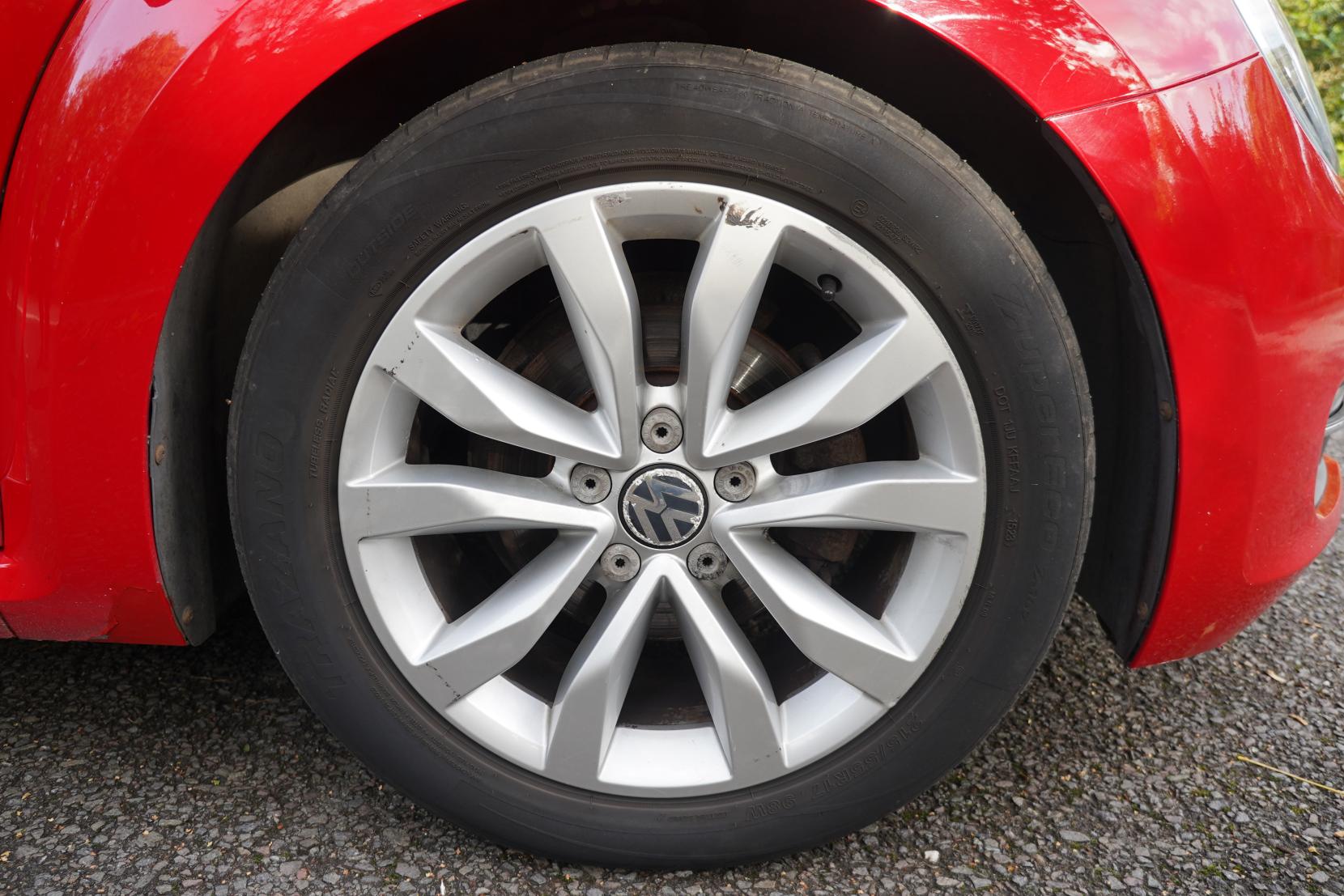 Volkswagen Beetle 1.2 TSI Design Hatchback 3dr Petrol DSG Euro 5 (105 ps)