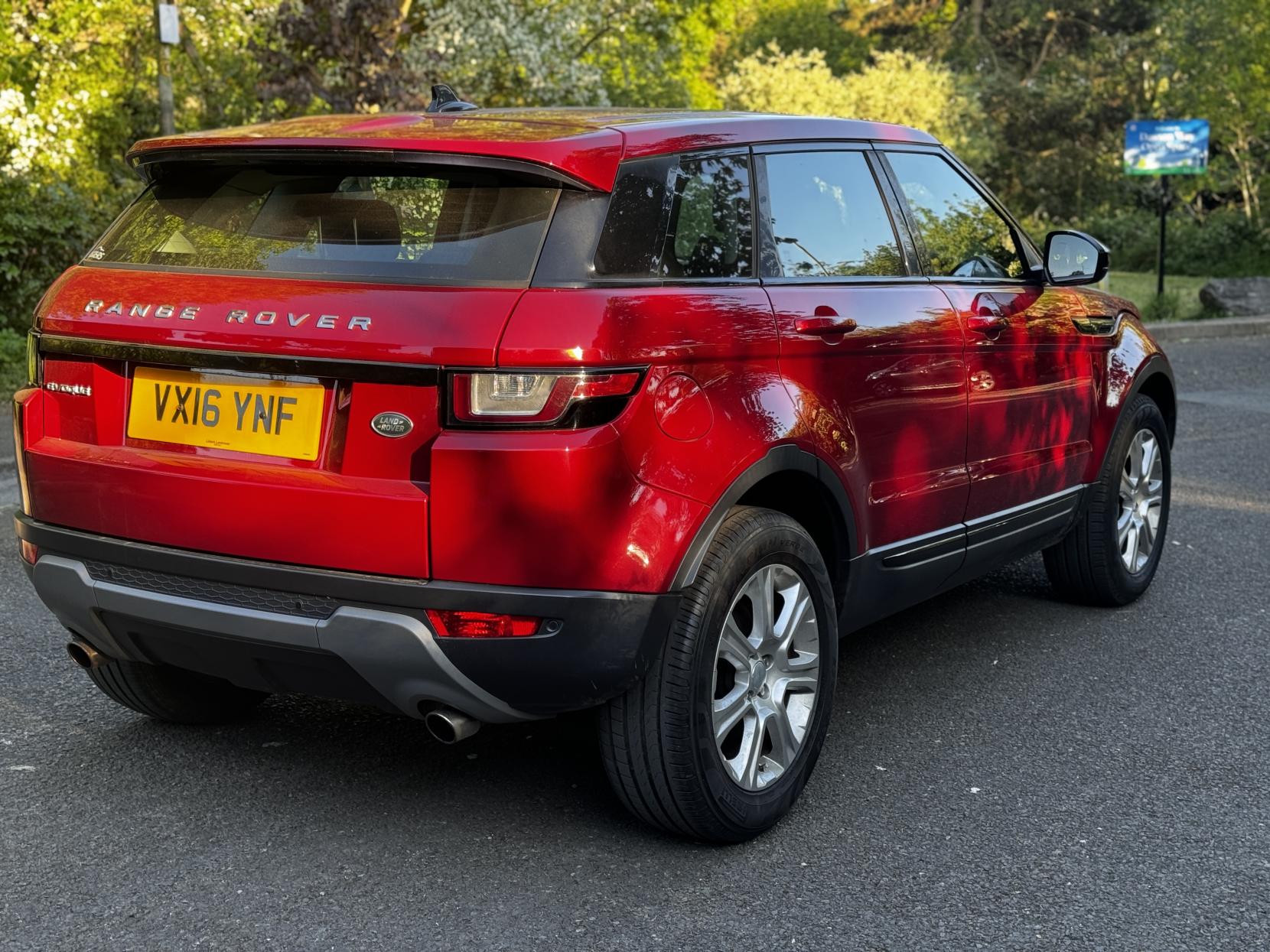 Land Rover Range Rover Evoque 2.0 TD4 SE Tech SUV 5dr Diesel Manual 4WD Euro 6 (s/s) (180 ps)