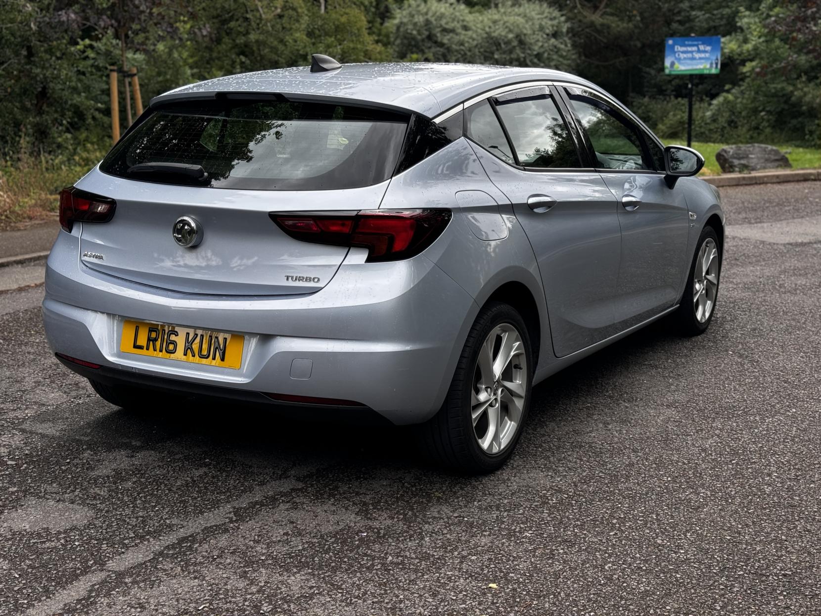 Vauxhall Astra 1.4i Turbo SRi Nav Hatchback 5dr Petrol Manual Euro 6 (150 ps)