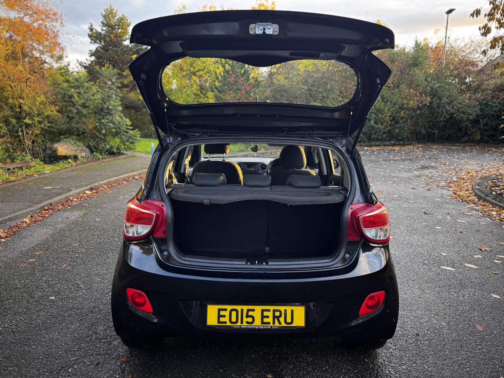 Hyundai i10 1.0 Premium Hatchback 5dr Petrol Manual Euro 5 (66 ps)