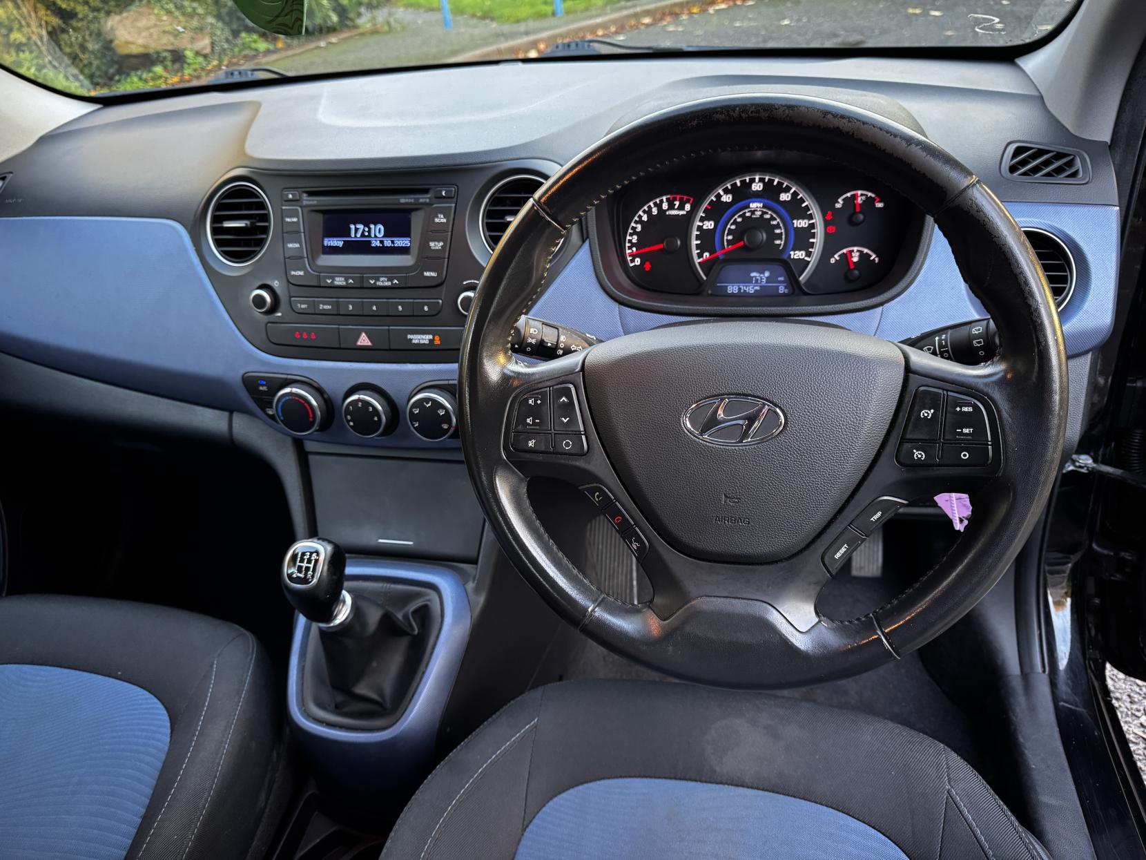Hyundai i10 1.0 Premium Hatchback 5dr Petrol Manual Euro 5 (66 ps)
