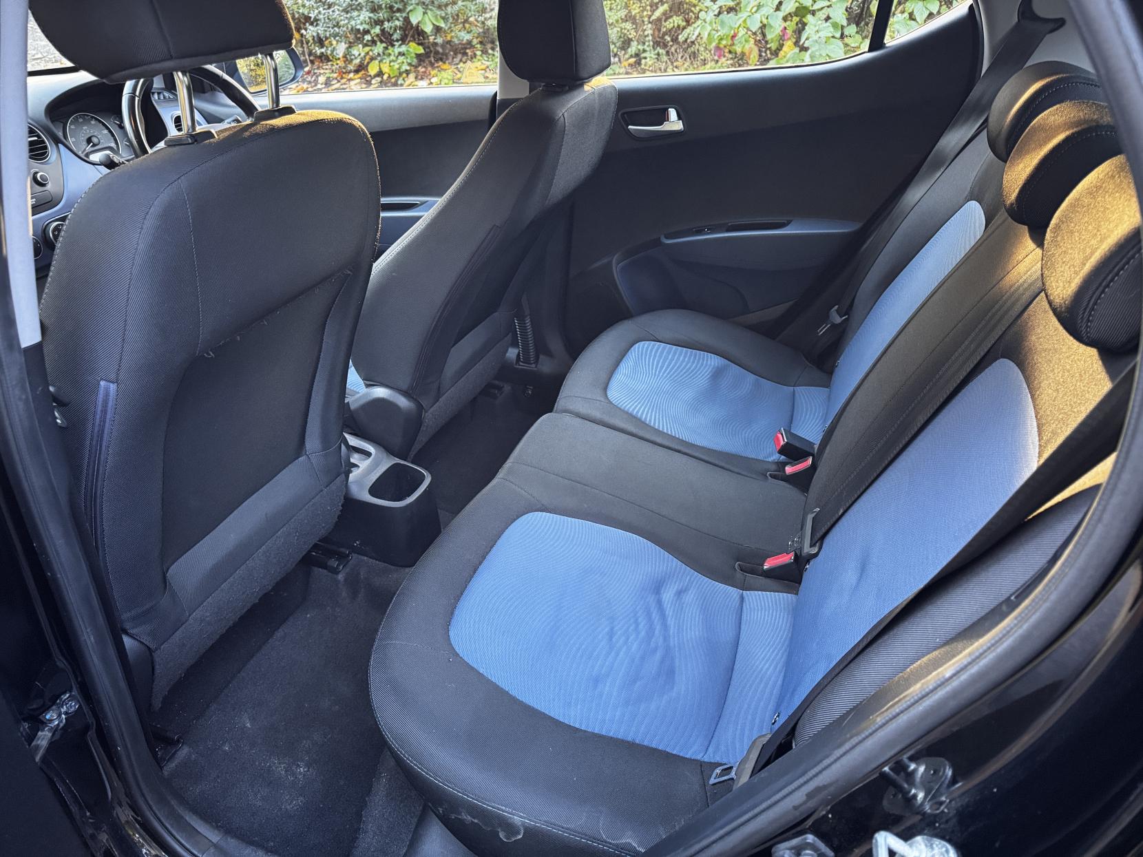 Hyundai i10 1.0 Premium Hatchback 5dr Petrol Manual Euro 5 (66 ps)
