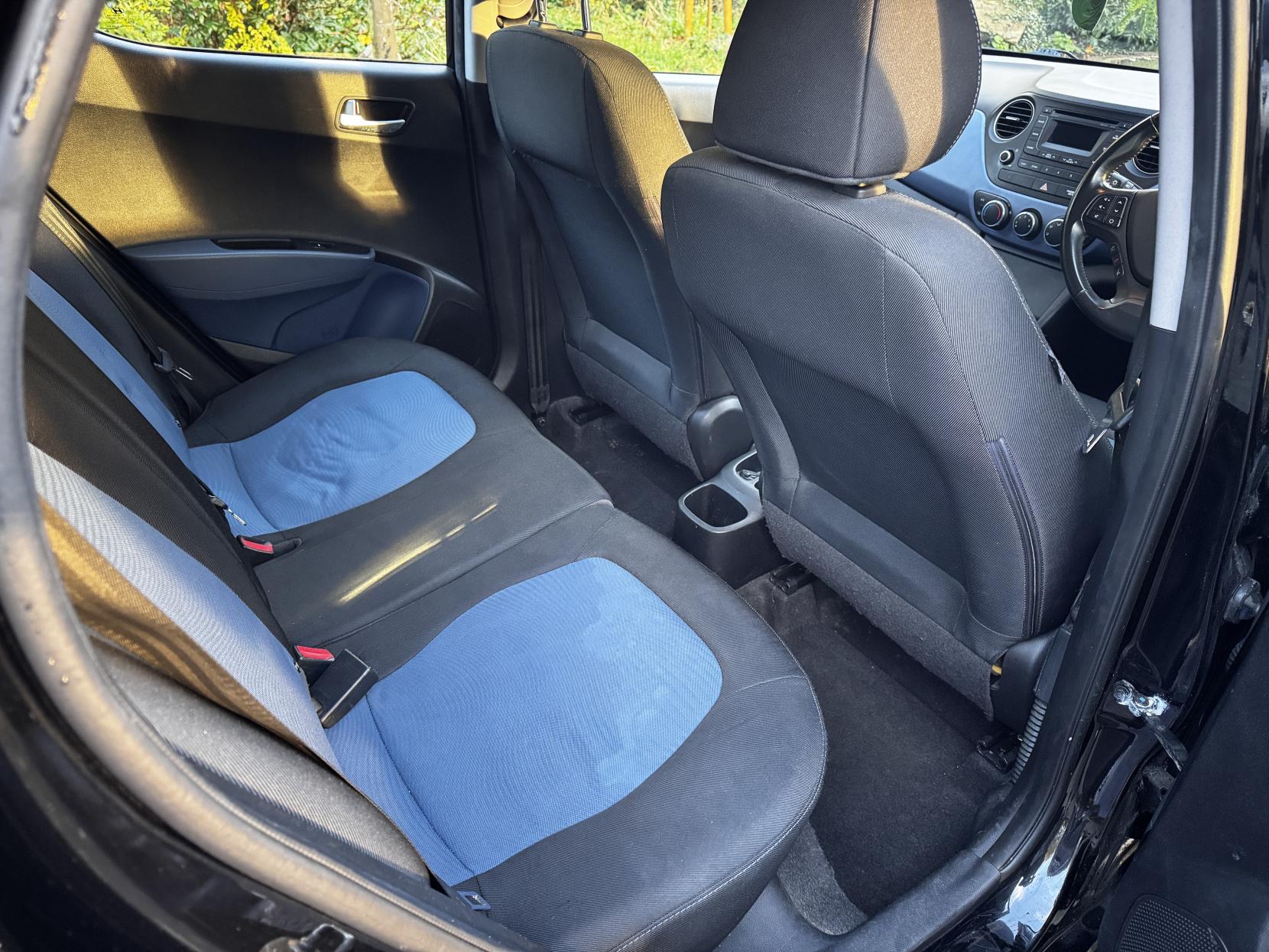 Hyundai i10 1.0 Premium Hatchback 5dr Petrol Manual Euro 5 (66 ps)