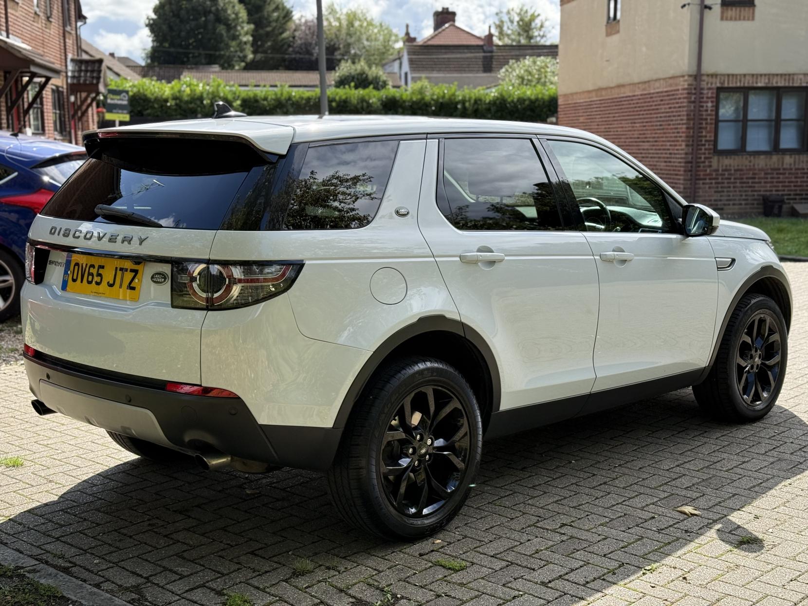 Land Rover Discovery Sport 2.0 TD4 HSE SUV 5dr Diesel Auto 4WD Euro 6 (s/s) (180 ps)