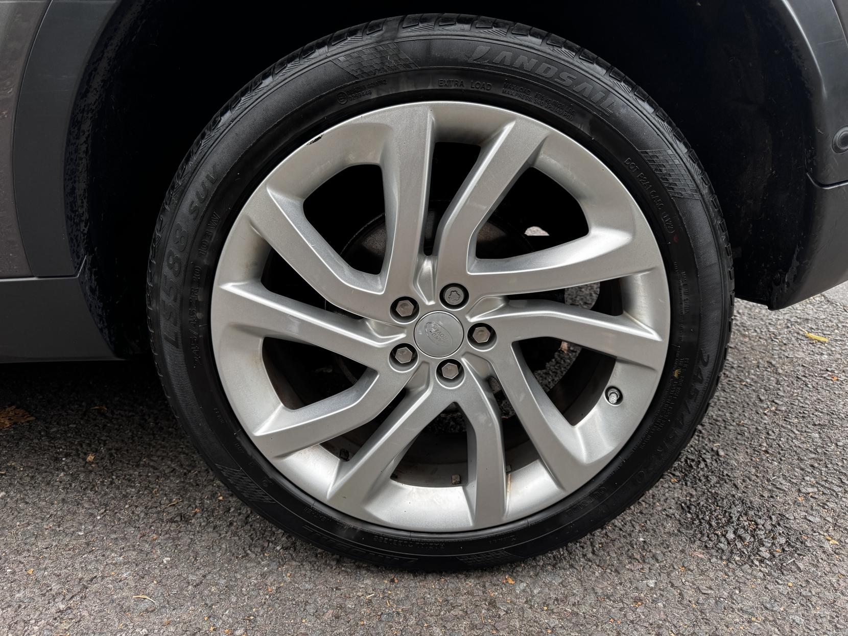 Land Rover Discovery Sport 2.0 TD4 HSE Luxury SUV 5dr Diesel Auto 4WD Euro 6 (s/s) (180 ps)
