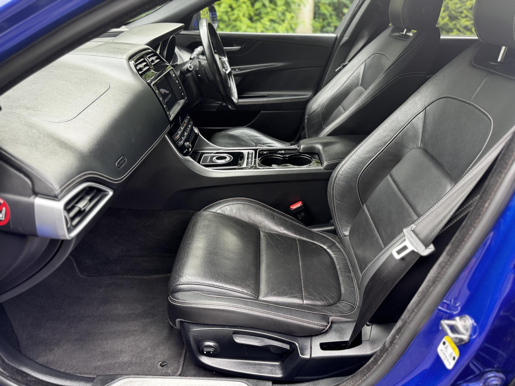 Jaguar XE 2.0d R-Sport Saloon 4dr Diesel Auto Euro 6 (s/s) (180 ps)