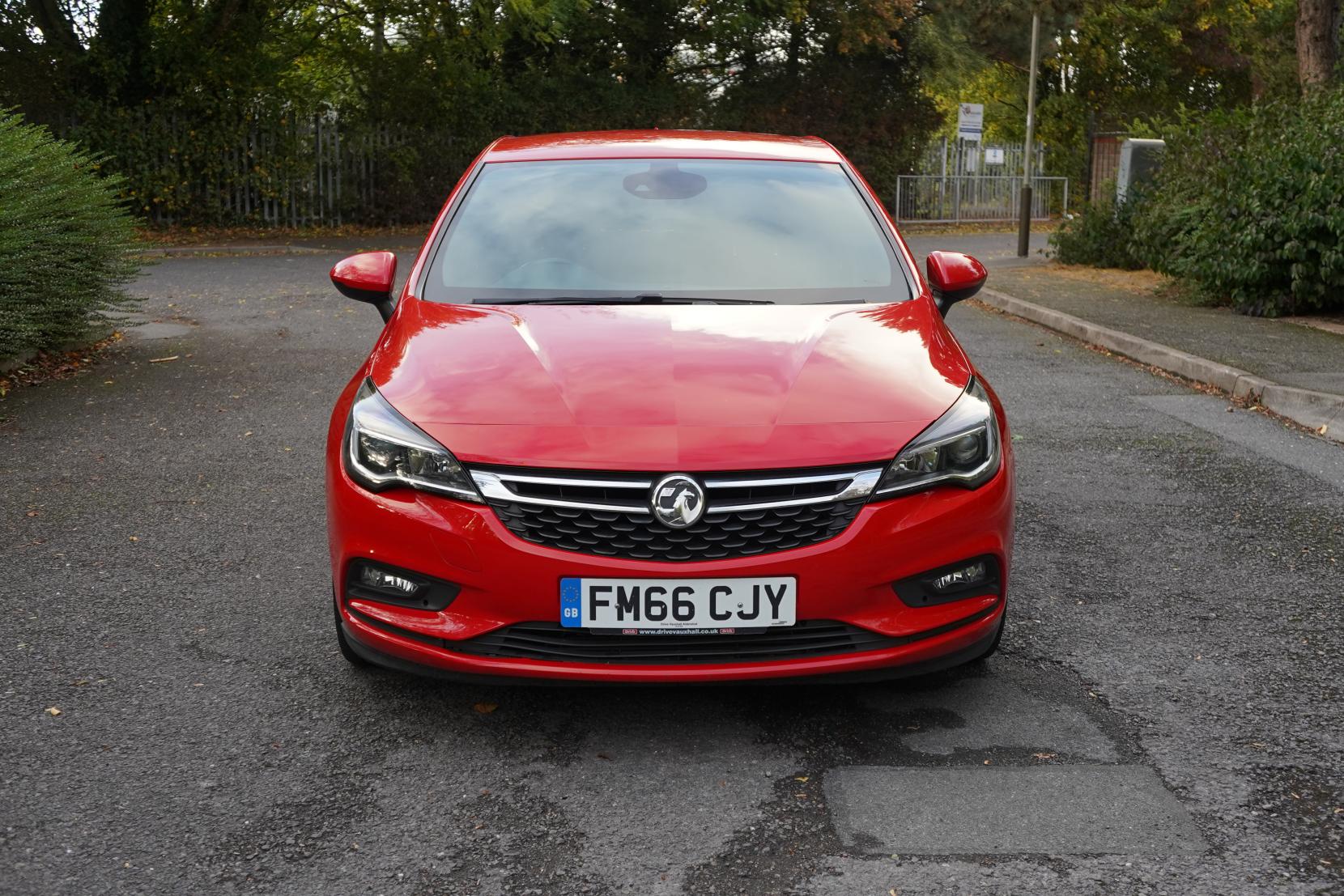 Vauxhall Astra 1.4i Turbo SRi Nav Hatchback 5dr Petrol Manual Euro 6 (150 ps)