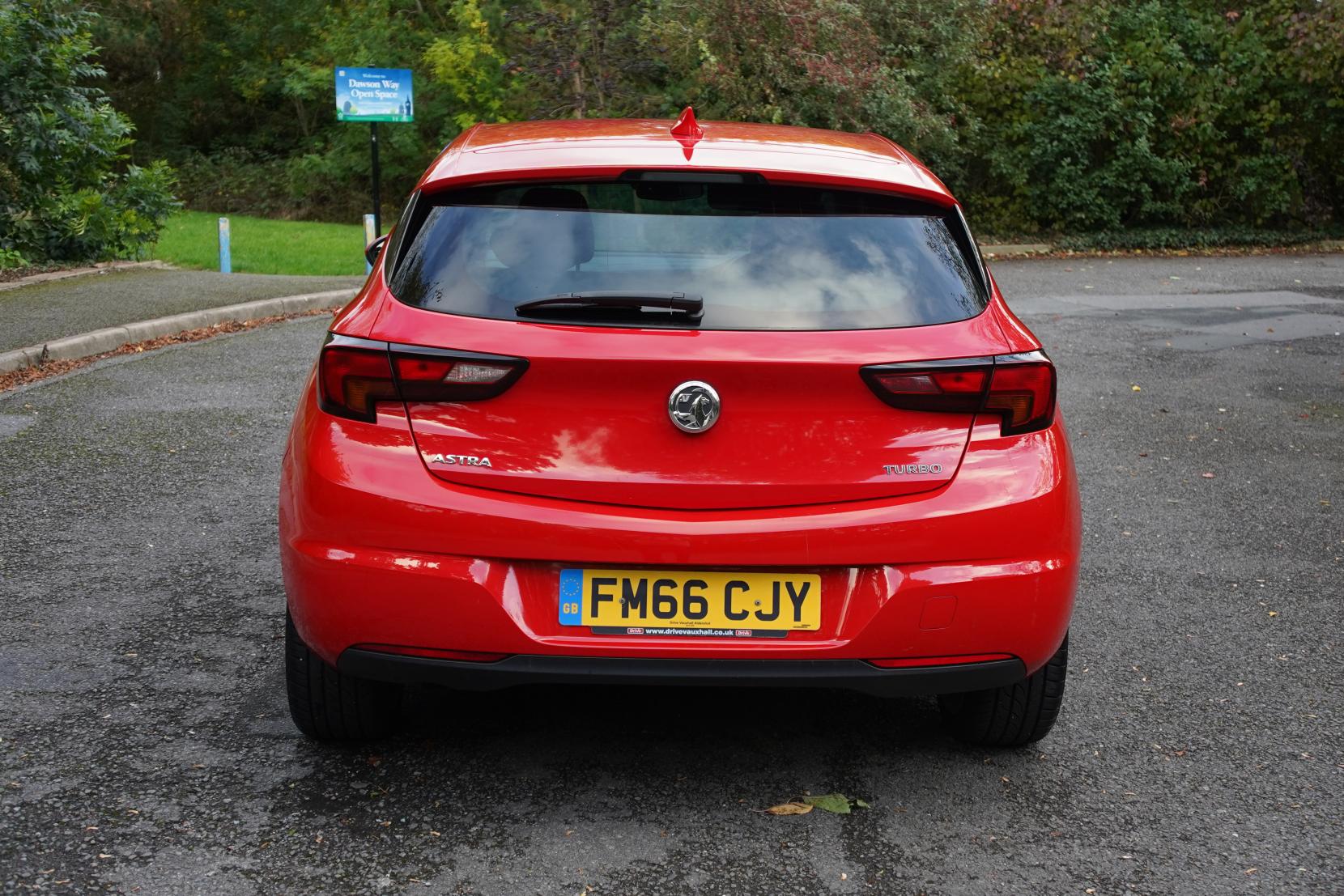 Vauxhall Astra 1.4i Turbo SRi Nav Hatchback 5dr Petrol Manual Euro 6 (150 ps)