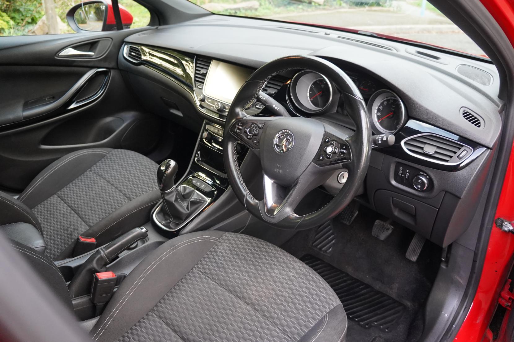 Vauxhall Astra 1.4i Turbo SRi Nav Hatchback 5dr Petrol Manual Euro 6 (150 ps)