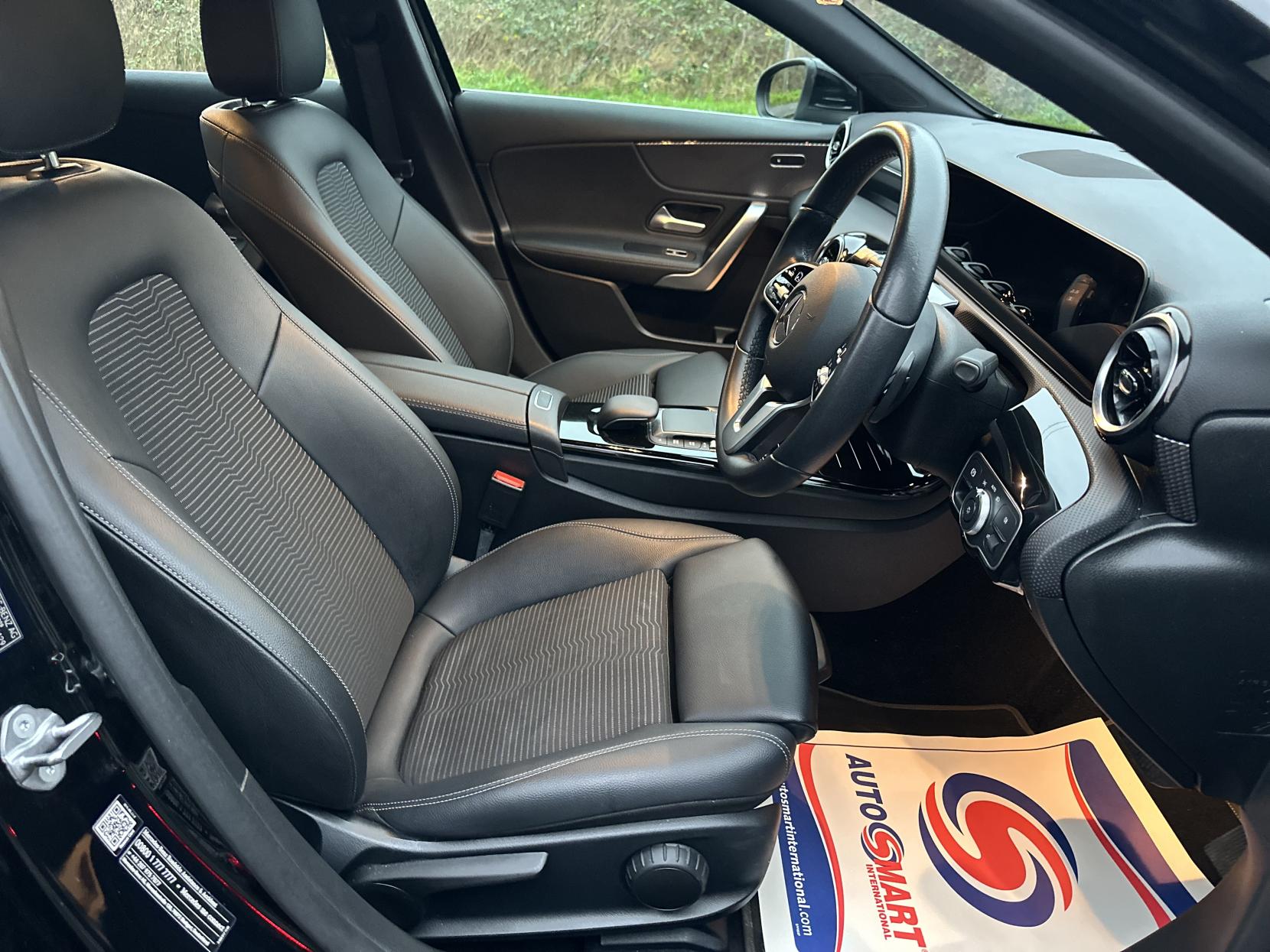 Mercedes-Benz A Class 1.3 A180 Sport (Executive) Hatchback 5dr Petrol 7G-DCT Euro 6 (s/s) (136 ps)