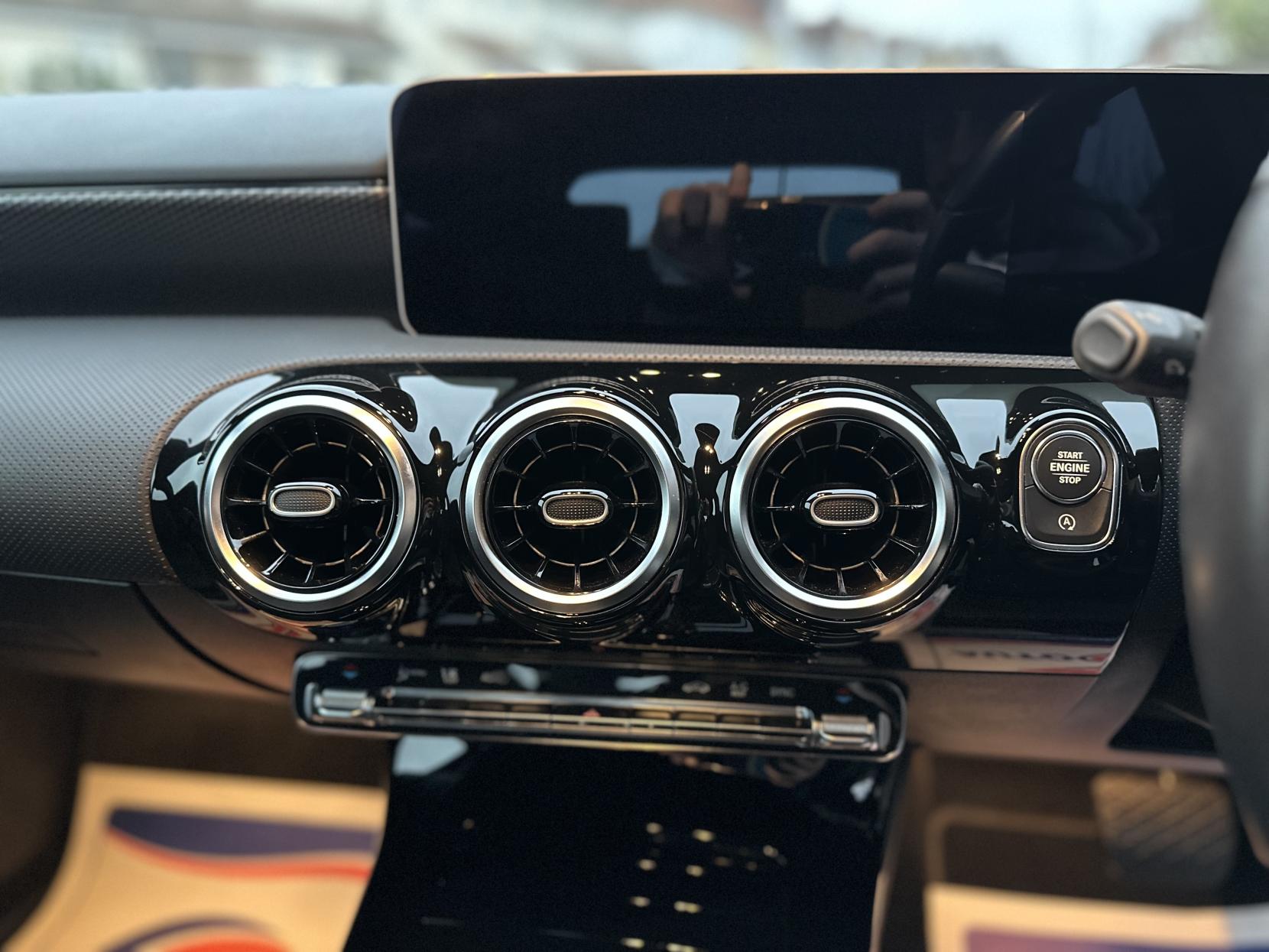 Mercedes-Benz A Class 1.3 A180 Sport (Executive) Hatchback 5dr Petrol 7G-DCT Euro 6 (s/s) (136 ps)