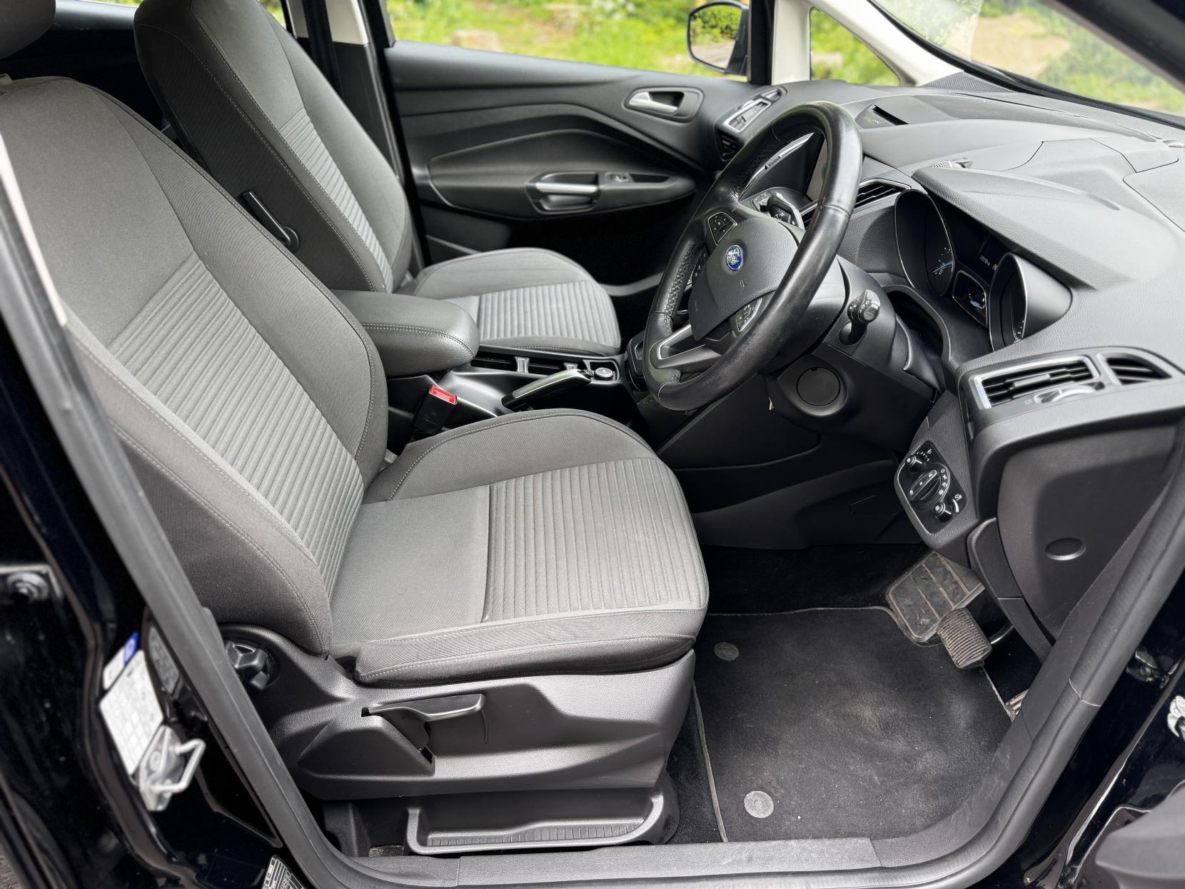 Ford C-Max 2.0 TDCi Titanium MPV 5dr Diesel Powershift Euro 6 (s/s) (Nav) (150 ps)