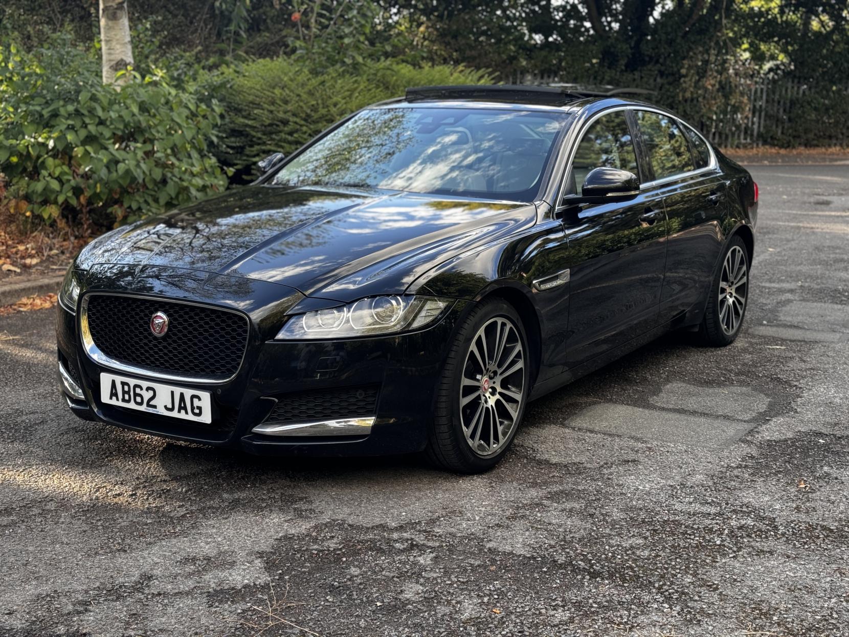 Jaguar XF 2.0d Portfolio Saloon 4dr Diesel Auto Euro 6 (s/s) (180 ps)