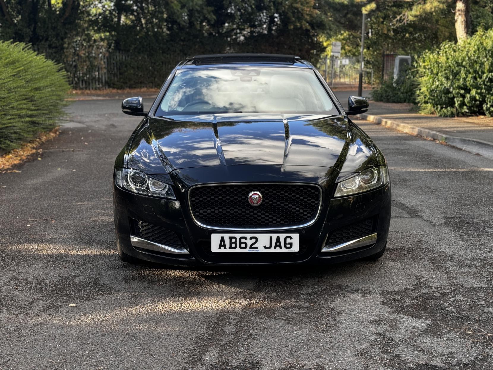 Jaguar XF 2.0d Portfolio Saloon 4dr Diesel Auto Euro 6 (s/s) (180 ps)