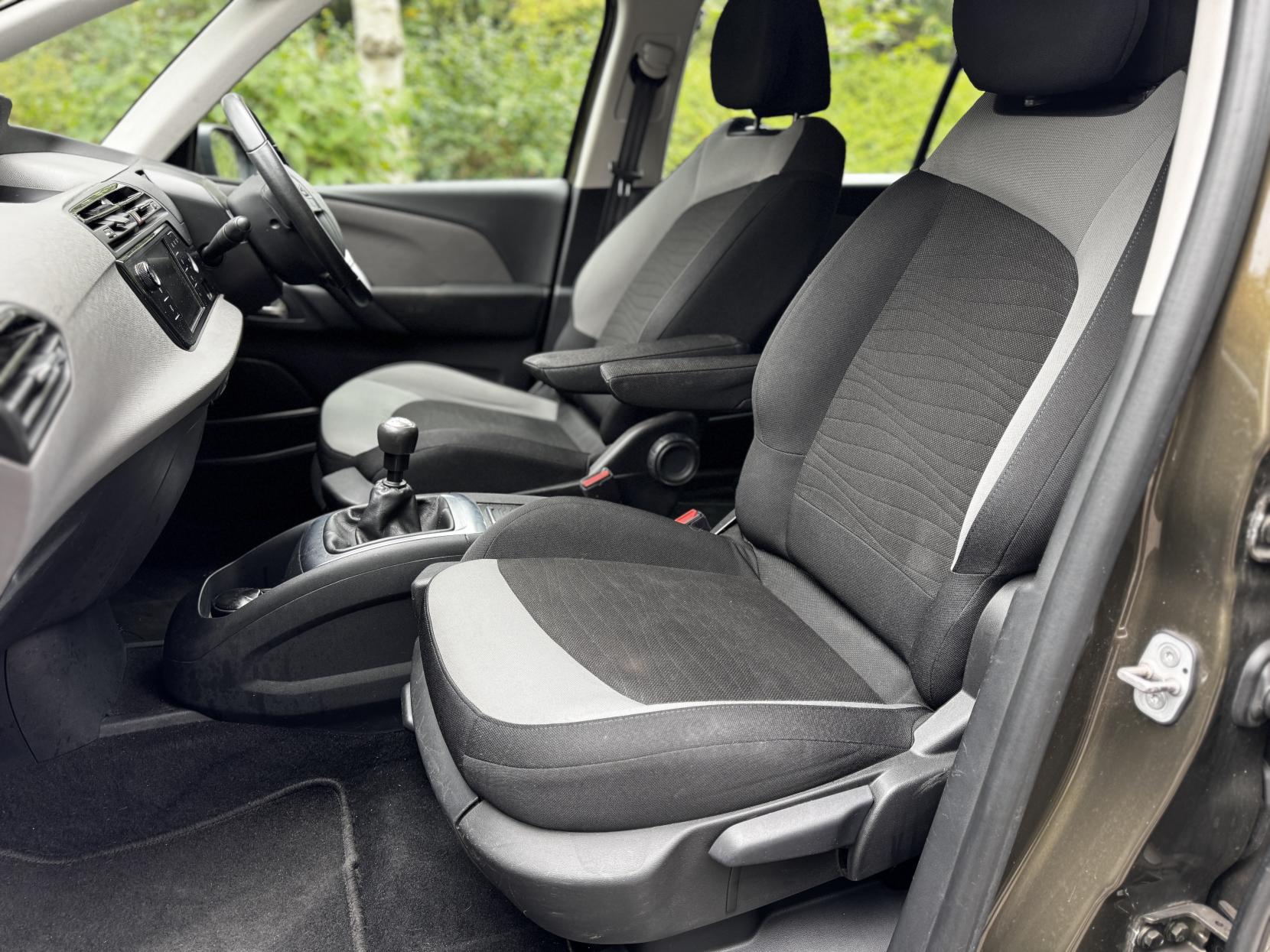 Citroen Grand C4 Picasso 1.6 e-HDi Airdream VTR+ MPV 5dr Diesel Manual Euro 5 (s/s) (115 ps)