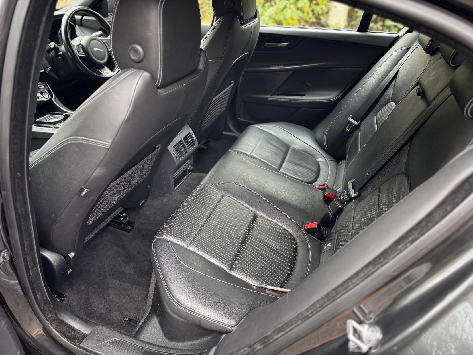 Jaguar XE 2.0d R-Sport Saloon 4dr Diesel Auto Euro 6 (s/s) (180 ps)