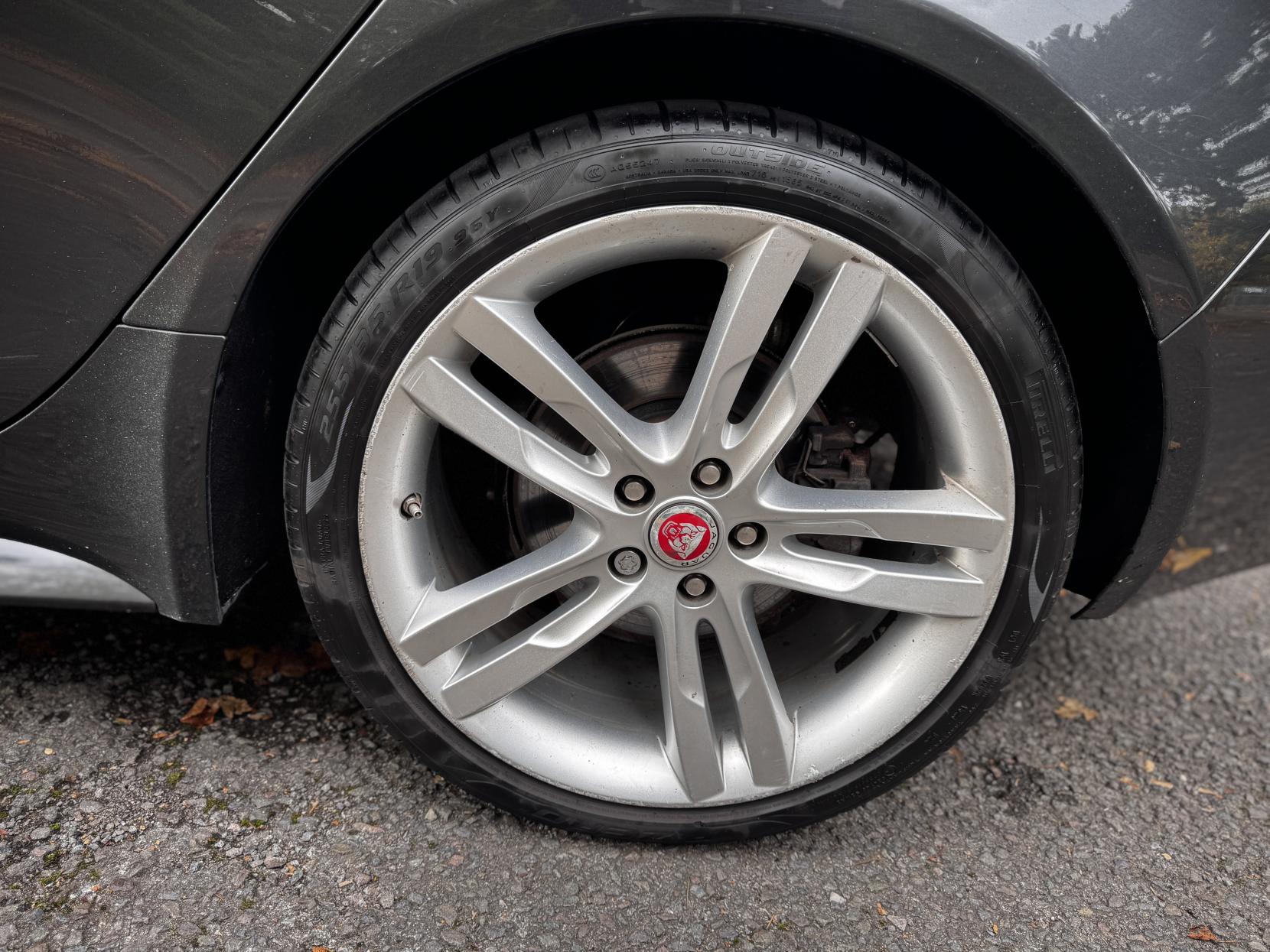 Jaguar XE 2.0d R-Sport Saloon 4dr Diesel Auto Euro 6 (s/s) (180 ps)