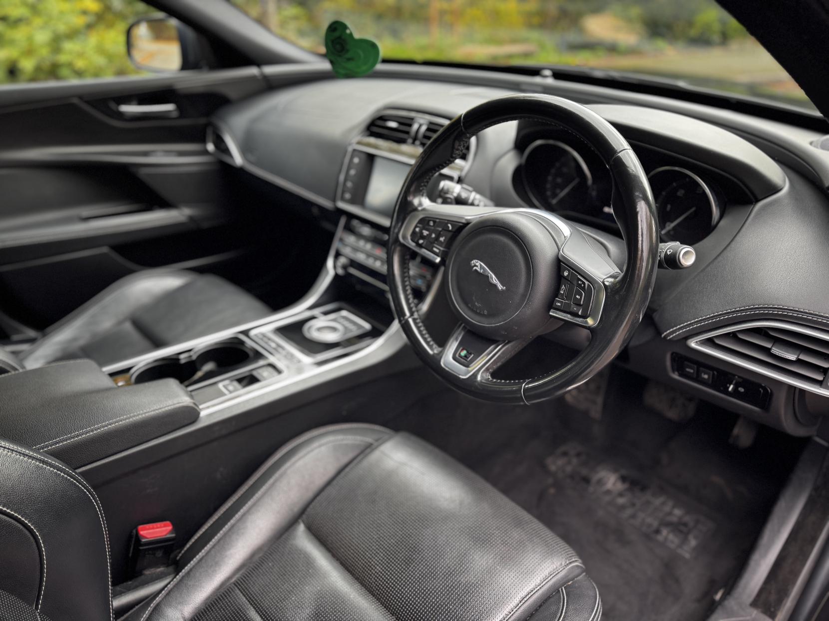 Jaguar XE 2.0d R-Sport Saloon 4dr Diesel Auto Euro 6 (s/s) (180 ps)