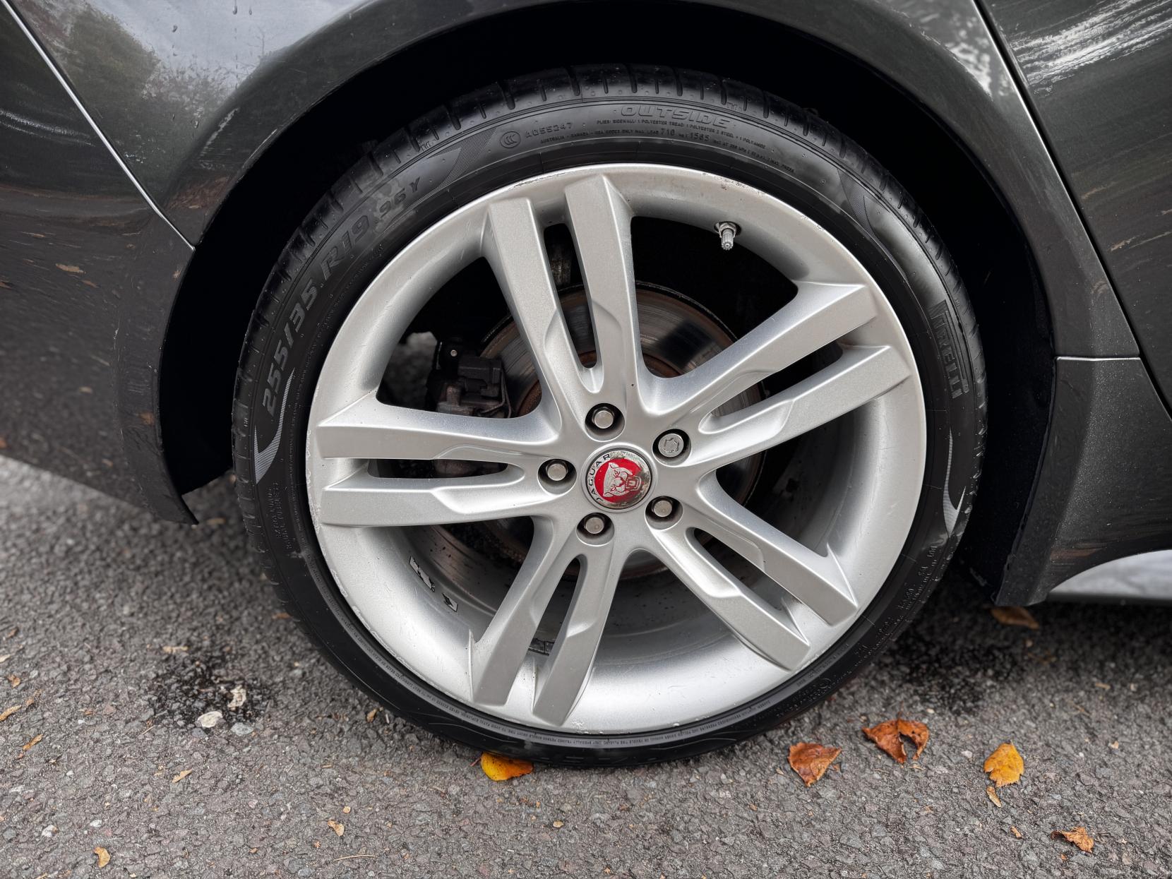 Jaguar XE 2.0d R-Sport Saloon 4dr Diesel Auto Euro 6 (s/s) (180 ps)