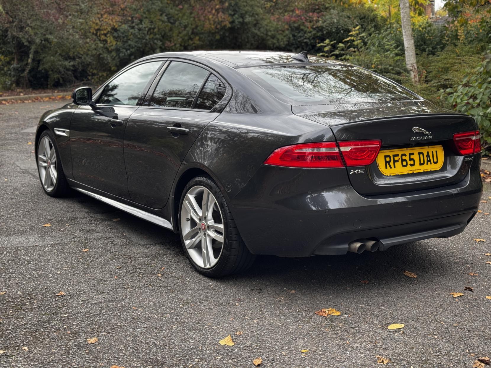 Jaguar XE 2.0d R-Sport Saloon 4dr Diesel Auto Euro 6 (s/s) (180 ps)