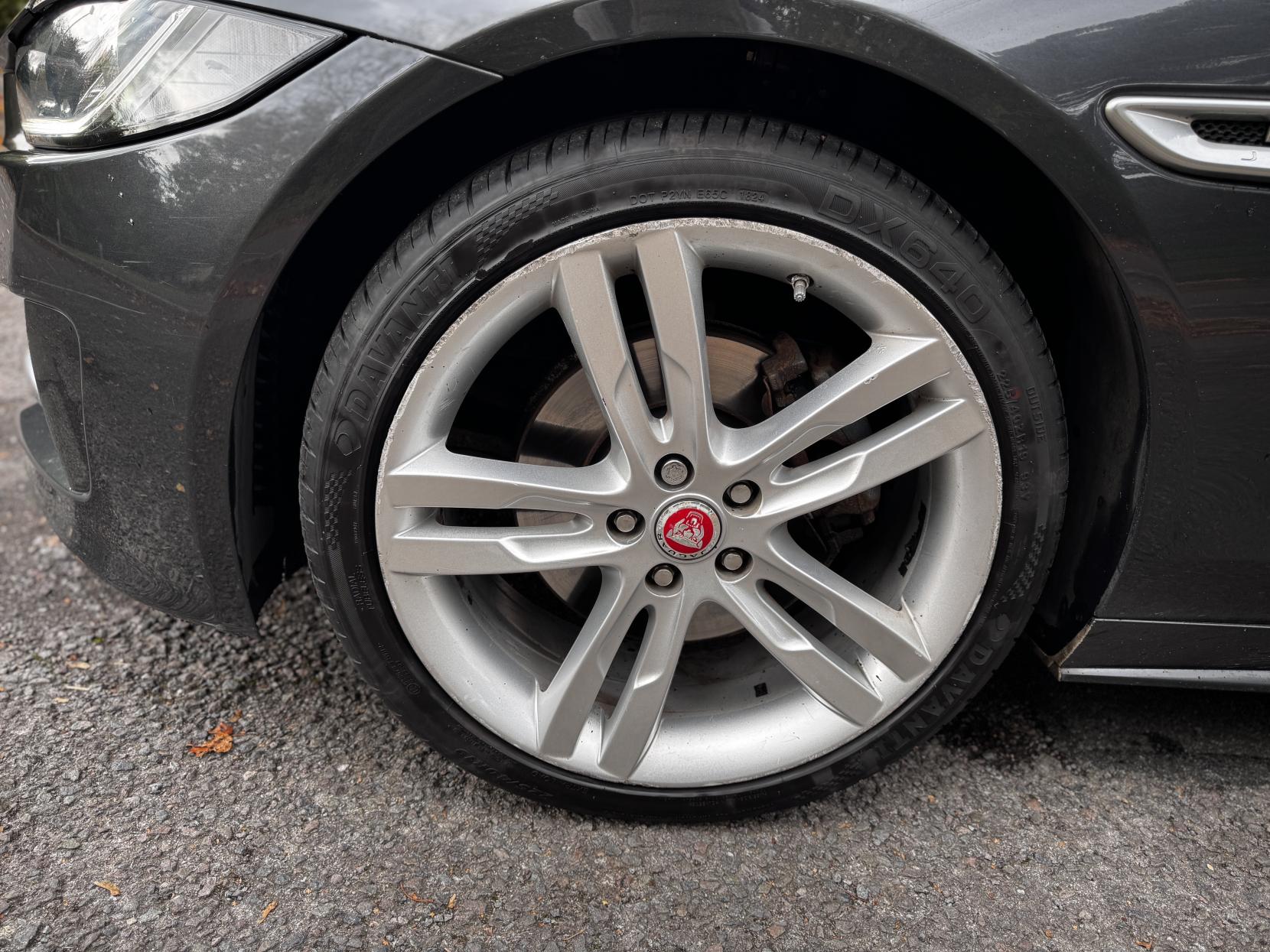 Jaguar XE 2.0d R-Sport Saloon 4dr Diesel Auto Euro 6 (s/s) (180 ps)