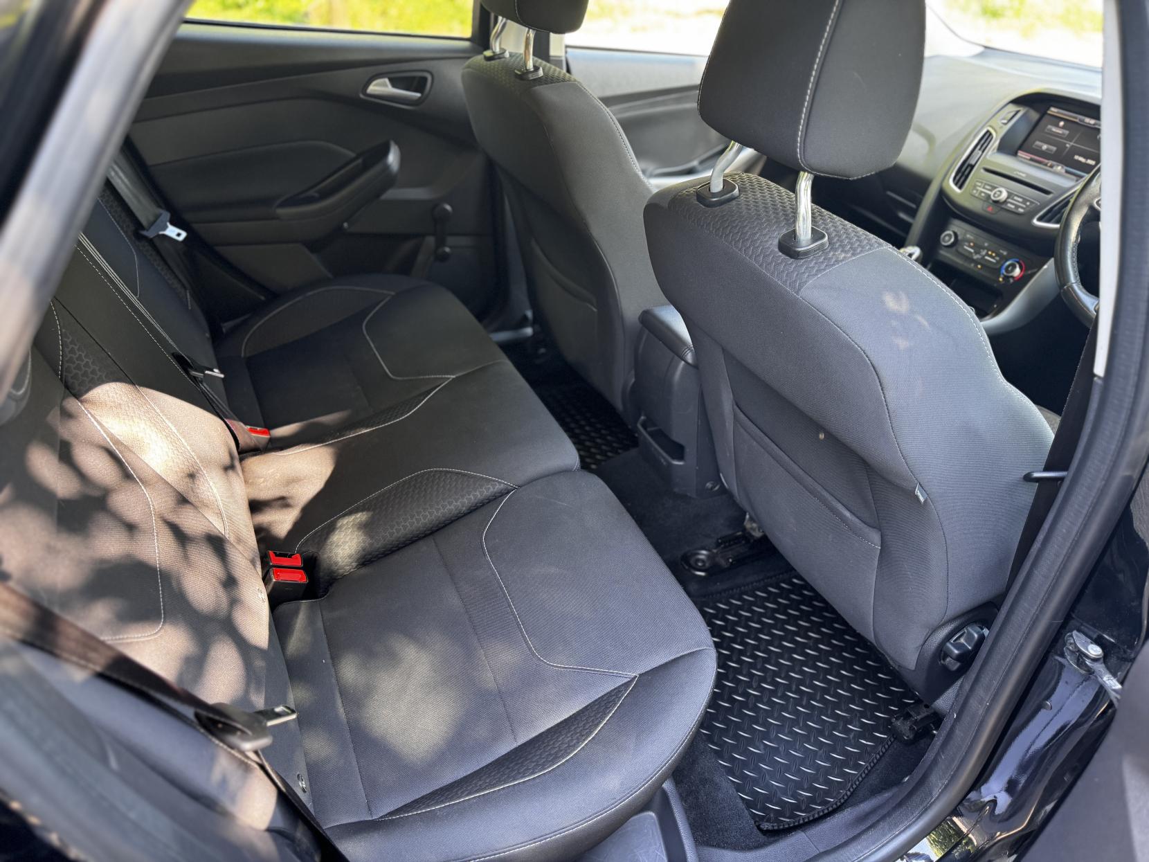 Ford Focus 1.0T EcoBoost Zetec Hatchback 5dr Petrol Manual Euro 6 (s/s) (100 ps)