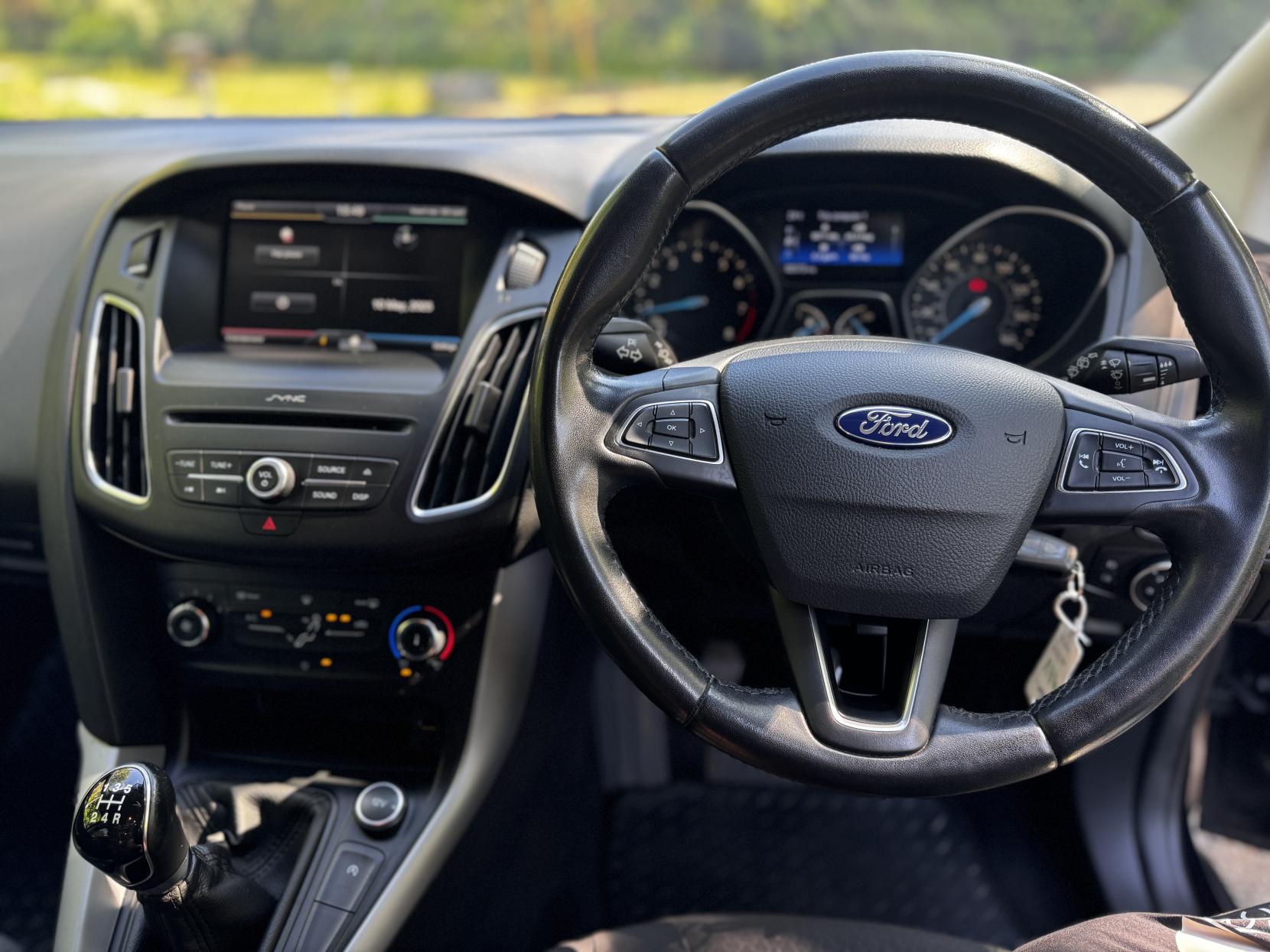 Ford Focus 1.0T EcoBoost Zetec Hatchback 5dr Petrol Manual Euro 6 (s/s) (100 ps)