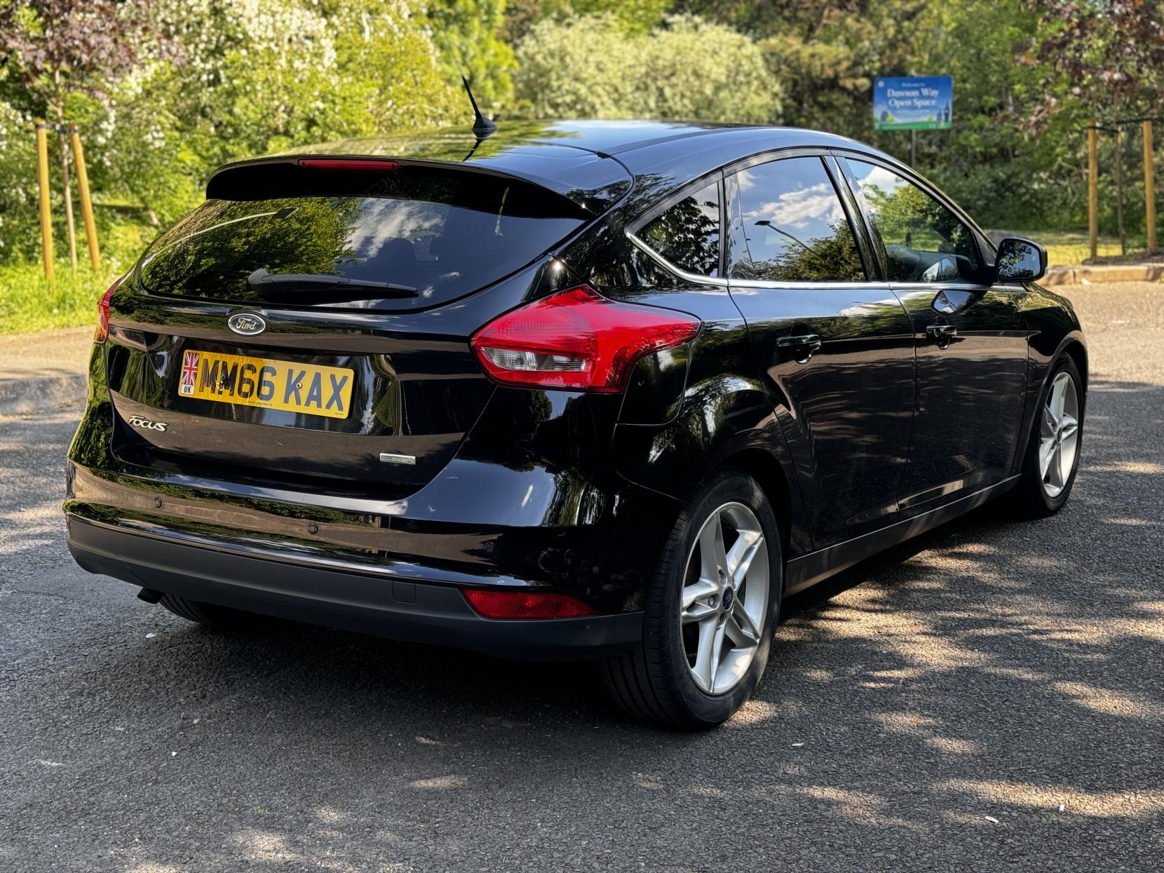 Ford Focus 1.0T EcoBoost Zetec Hatchback 5dr Petrol Manual Euro 6 (s/s) (100 ps)