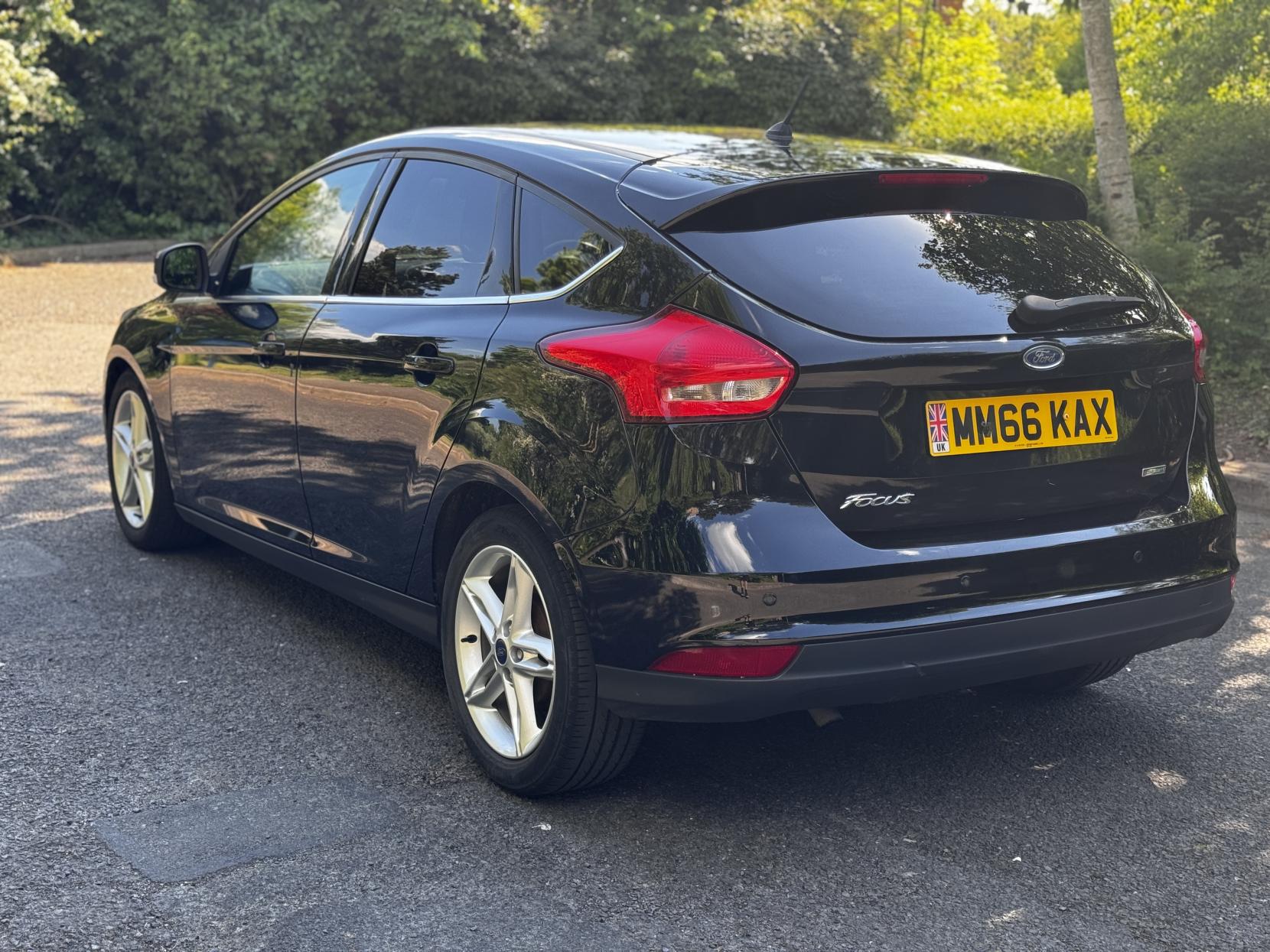 Ford Focus 1.0T EcoBoost Zetec Hatchback 5dr Petrol Manual Euro 6 (s/s) (100 ps)