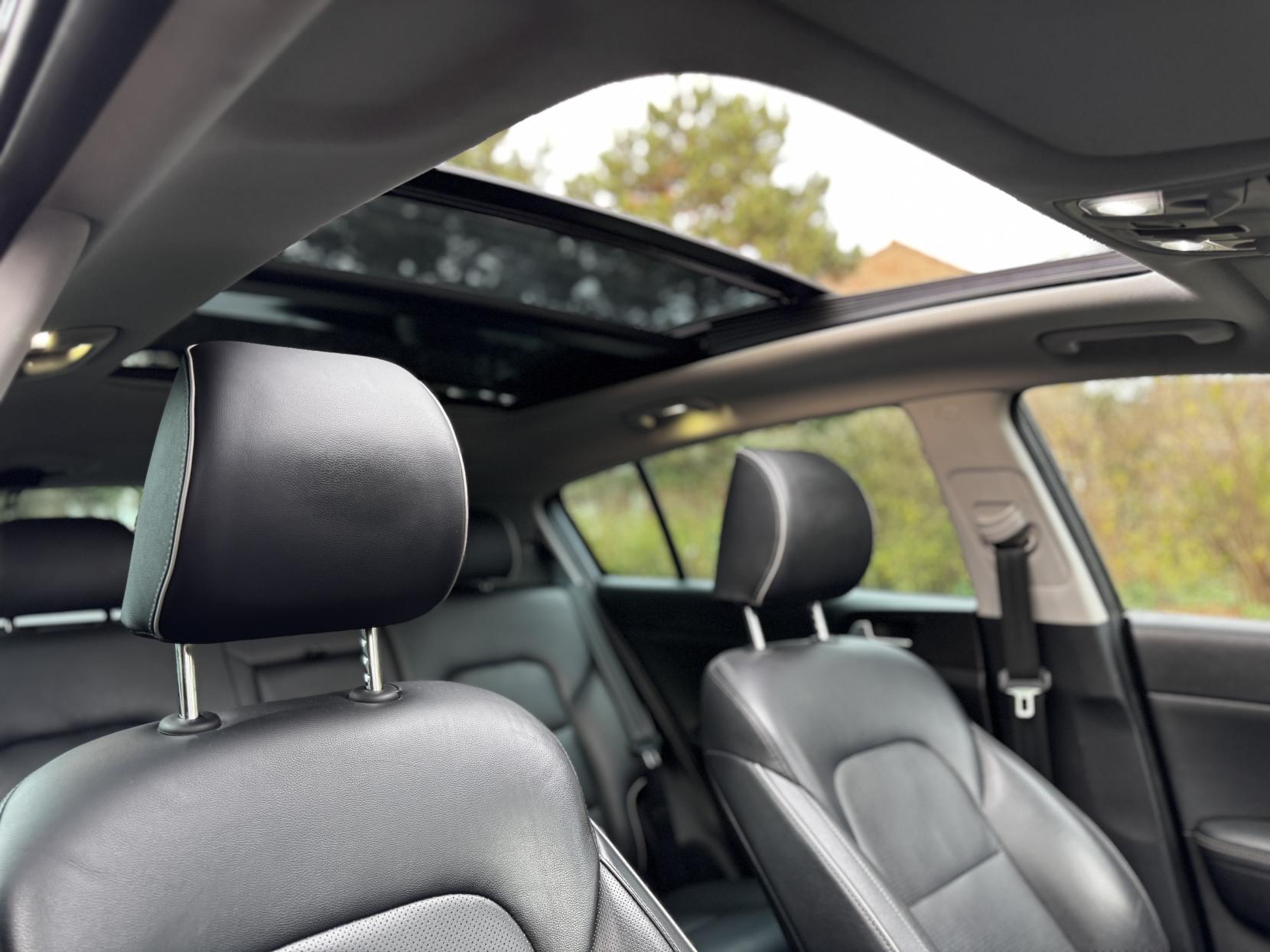 Kia Sportage 2.0 CRDi KX-4 SUV 5dr Diesel Manual AWD Euro 6 (182 bhp)