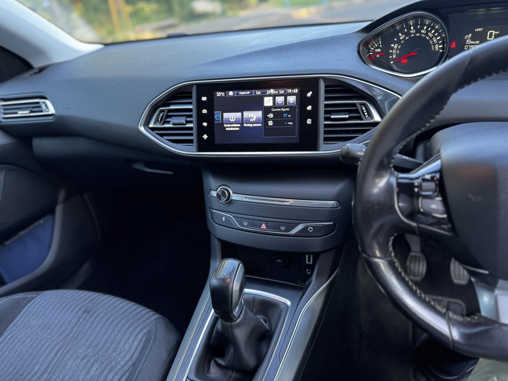 Peugeot 308 1.6 HDi Active Hatchback 5dr Diesel Manual Euro 5 (92 ps)