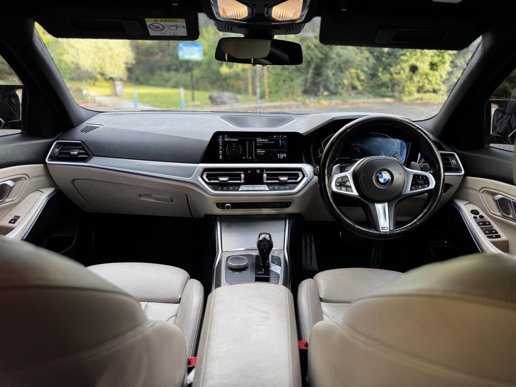 BMW 3 Series 2.0 330e 12kWh M Sport Saloon 4dr Petrol Plug-in Hybrid Auto Euro 6 (s/s) (292 ps)