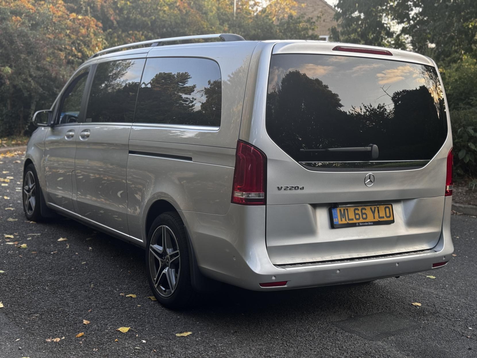 Mercedes-Benz V Class 2.2 V220d BlueTEC Sport MPV 5dr Diesel G-Tronic+ Euro 6 (s/s) 8 Seat XLWB (163 ps)