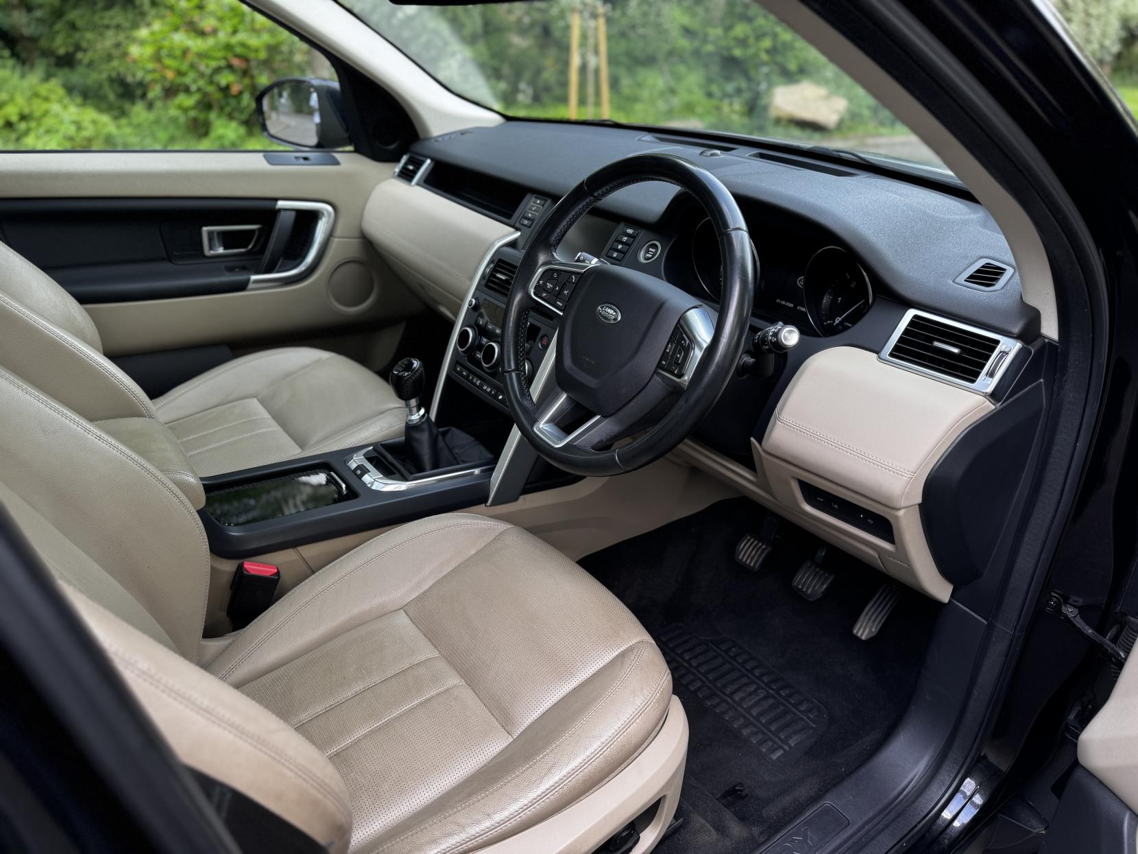 Land Rover Discovery Sport 2.0 TD4 HSE SUV 5dr Diesel Manual 4WD Euro 6 (s/s) (180 ps)